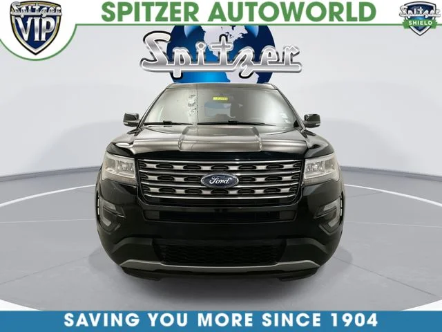 Used 2017 Black Ford XLT image 4