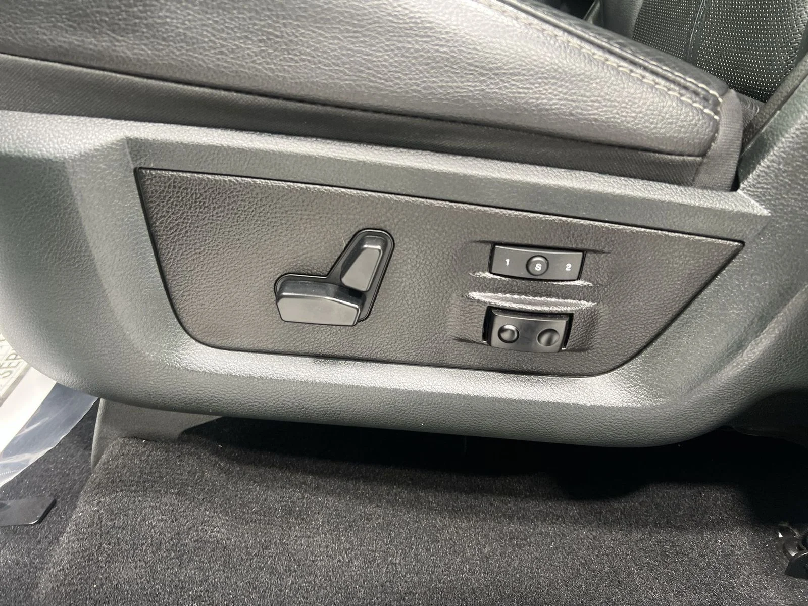 2018 RAM Ram 3500 Pickup Laramie - Photo 12