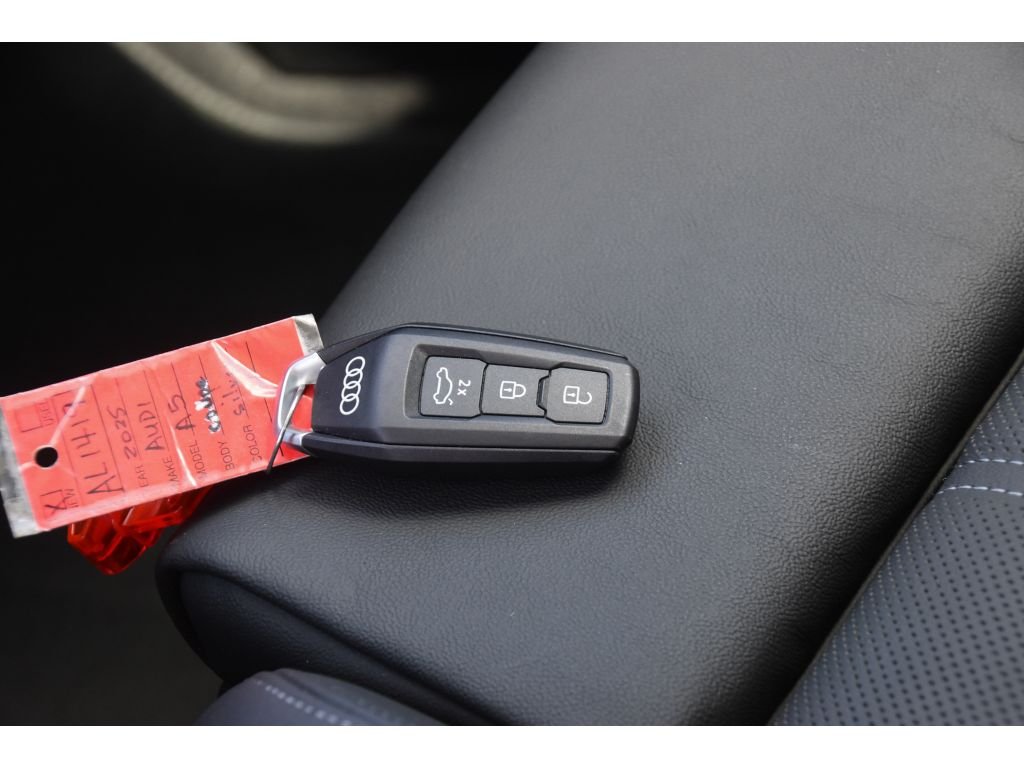 Used 2025 Florett Silver Metallic Audi Premium Plus image 37