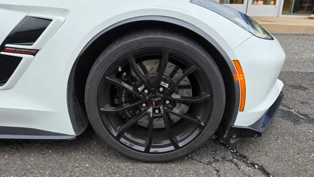Used 2019 White Chevrolet Grand Sport 2LT image 27