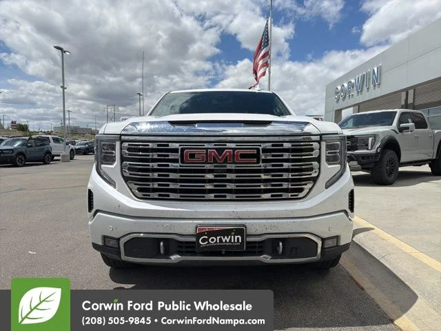 2022 GMC Sierra 4WD Crew Cab Short Box Denali's photo