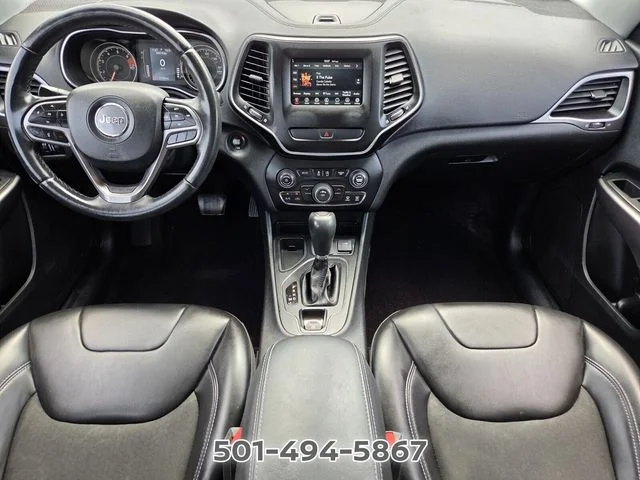 Used 2019 Gray Jeep Latitude Plus image 12