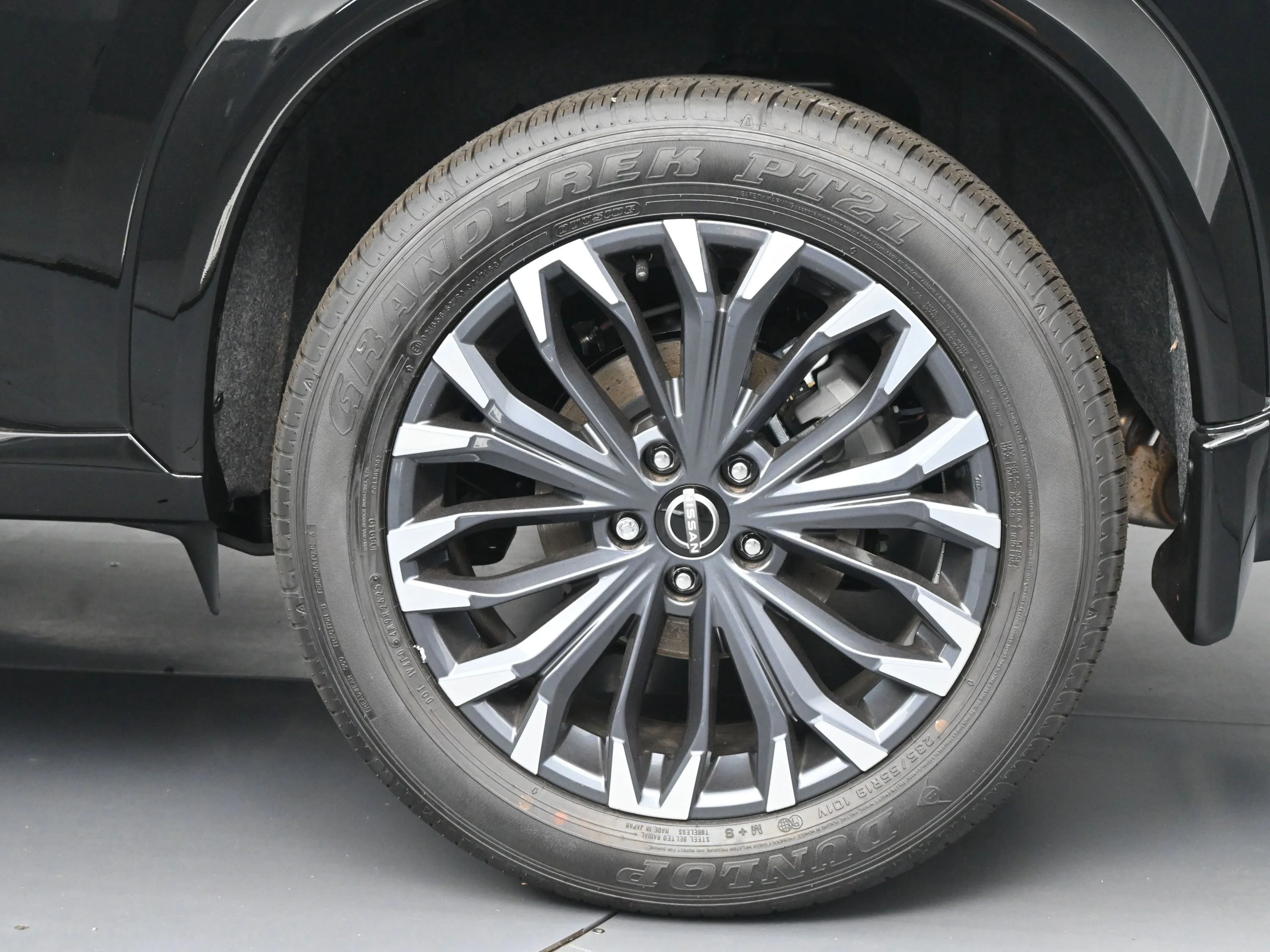 New 2026 Super Black Nissan Platinum image 24
