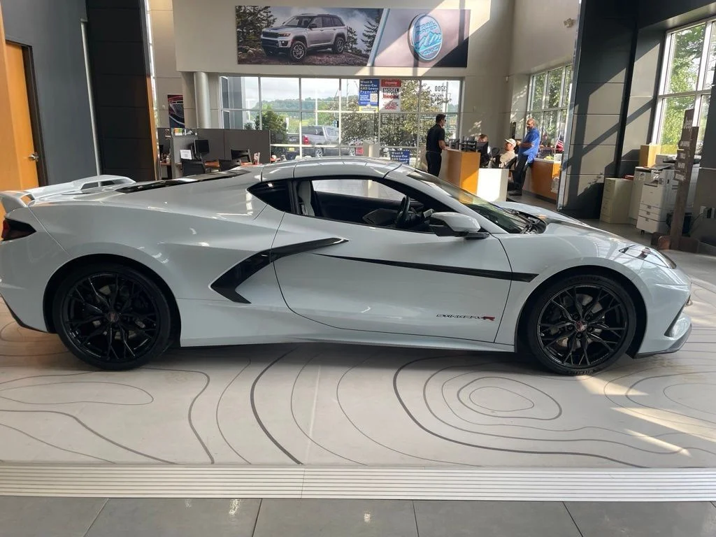 Used 2023 White Chevrolet Stingray image 6