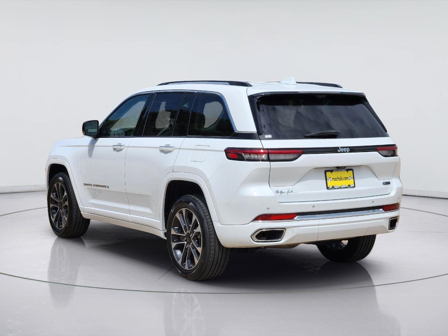 Used 2022 Bright White Clearcoat Jeep Overland image 6