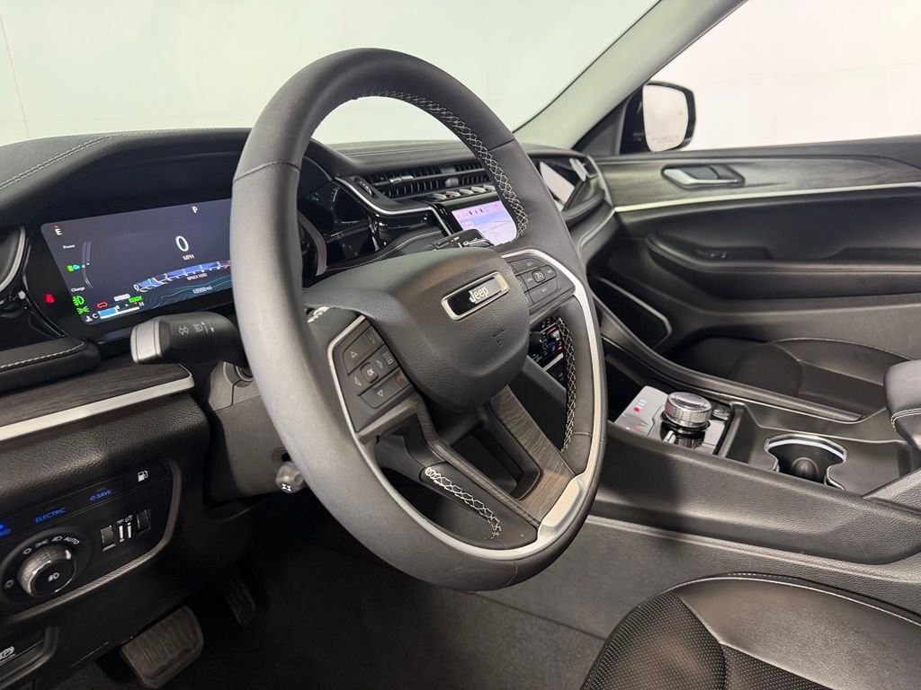 Used 2024 Pearlcoat Jeep Anniversary Edition 4xe image 21