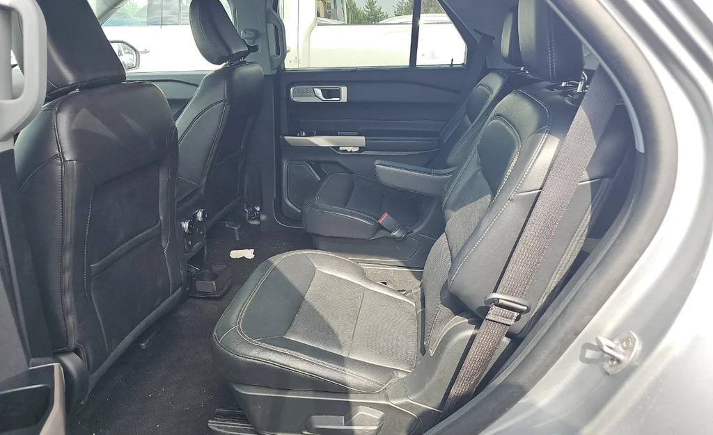 Used 2024 Silver Ford Limited image 5