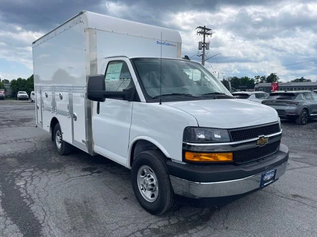 2025 Chevrolet Express 3500 Cutaway