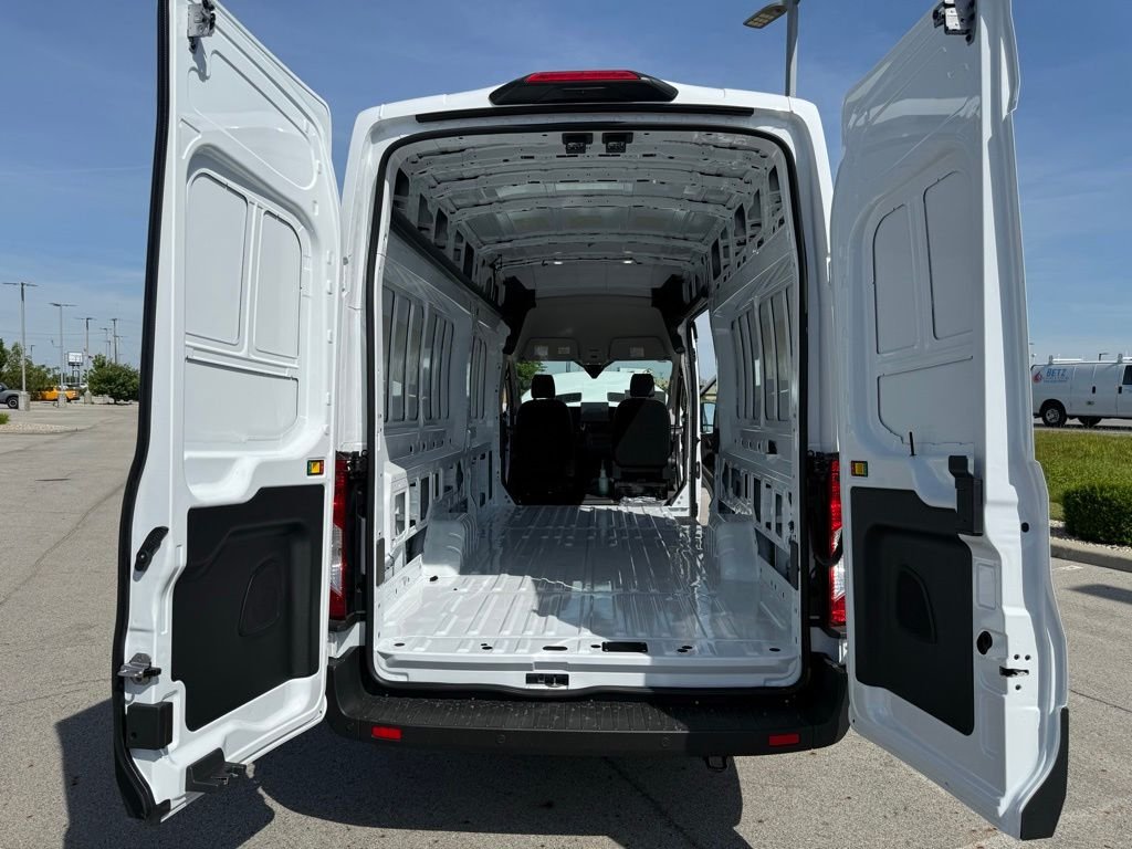 New 2026 Oxford White Ford Cargo Van image 7