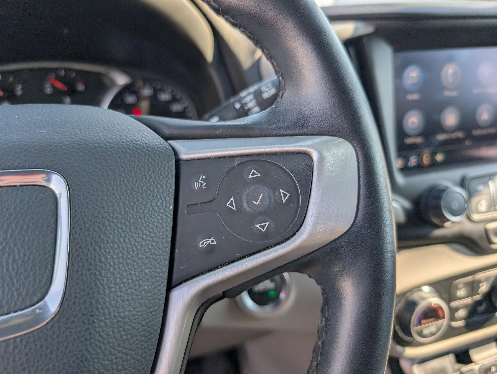 Used 2023 Volcanic Red Tintcoat GMC SLT image 14
