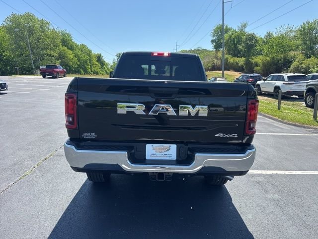 New 2026 Diamond Black Crystal Pearl-Coat Exterior Paint RAM Tradesman image 6