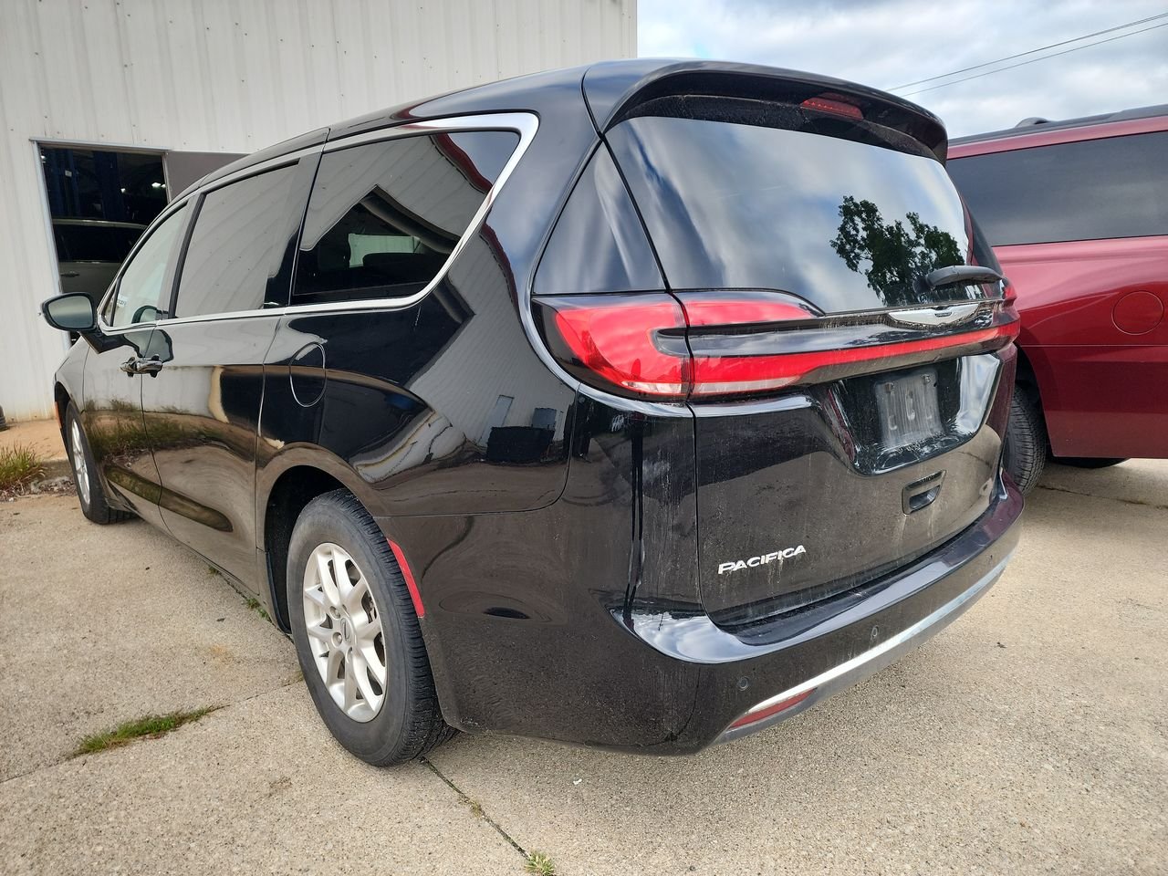 Used 2024 Black Chrysler Touring L image 3