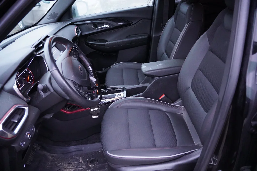 Used 2023 Mosaic Black Metallic Chevrolet RS image 4
