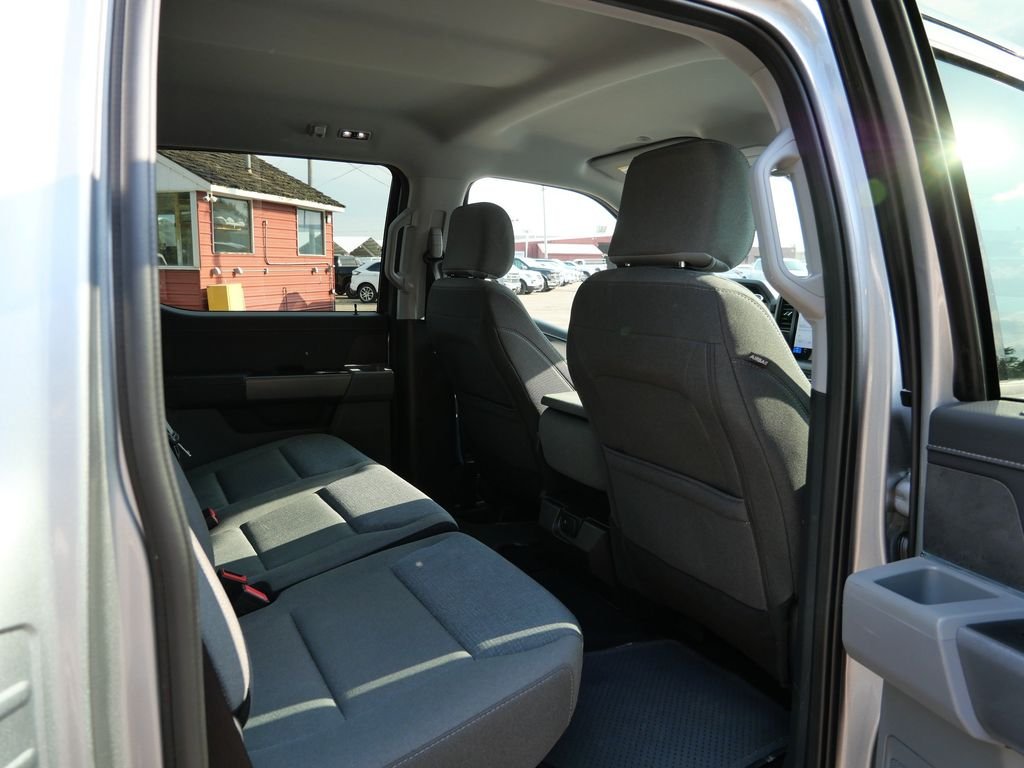Used 2025 Silver Ford XLT image 13