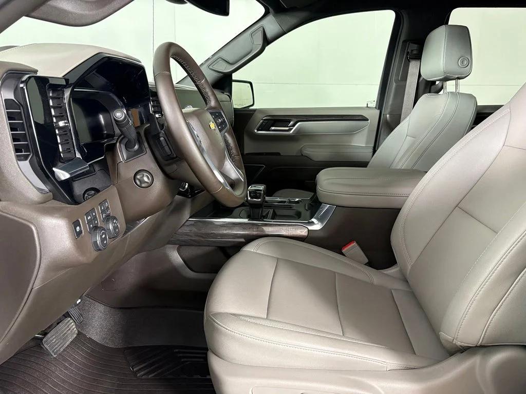 Used 2026 White Chevrolet LTZ image 22