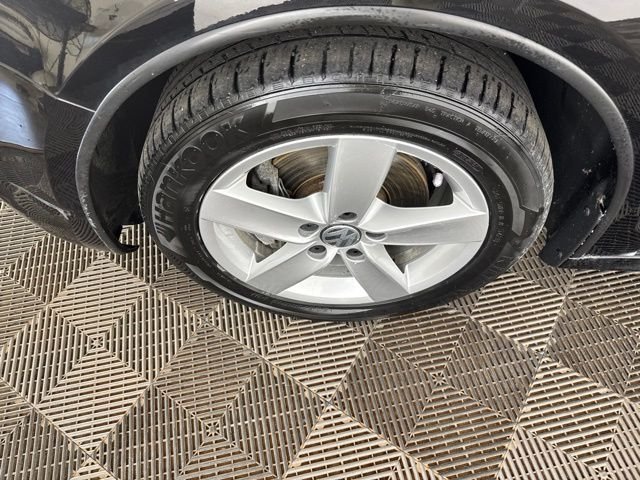 Used 2014  Volkswagen 2.0L TDI image 31