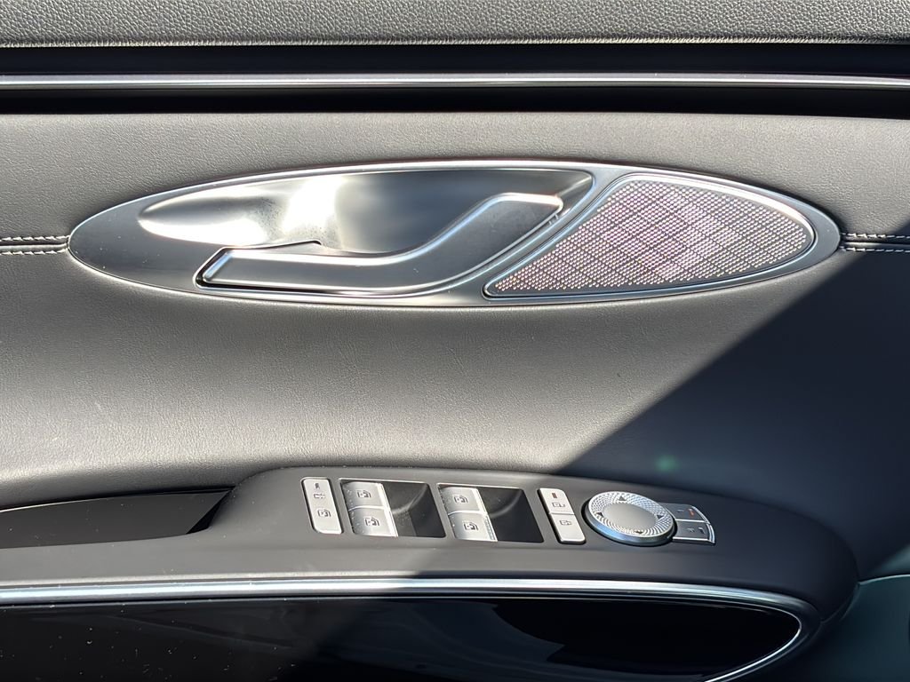 2026 GENESIS GV70 Standard - Photo 12