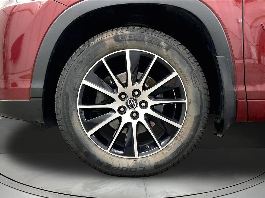 Certified Used 2018 Red Toyota SE image 12