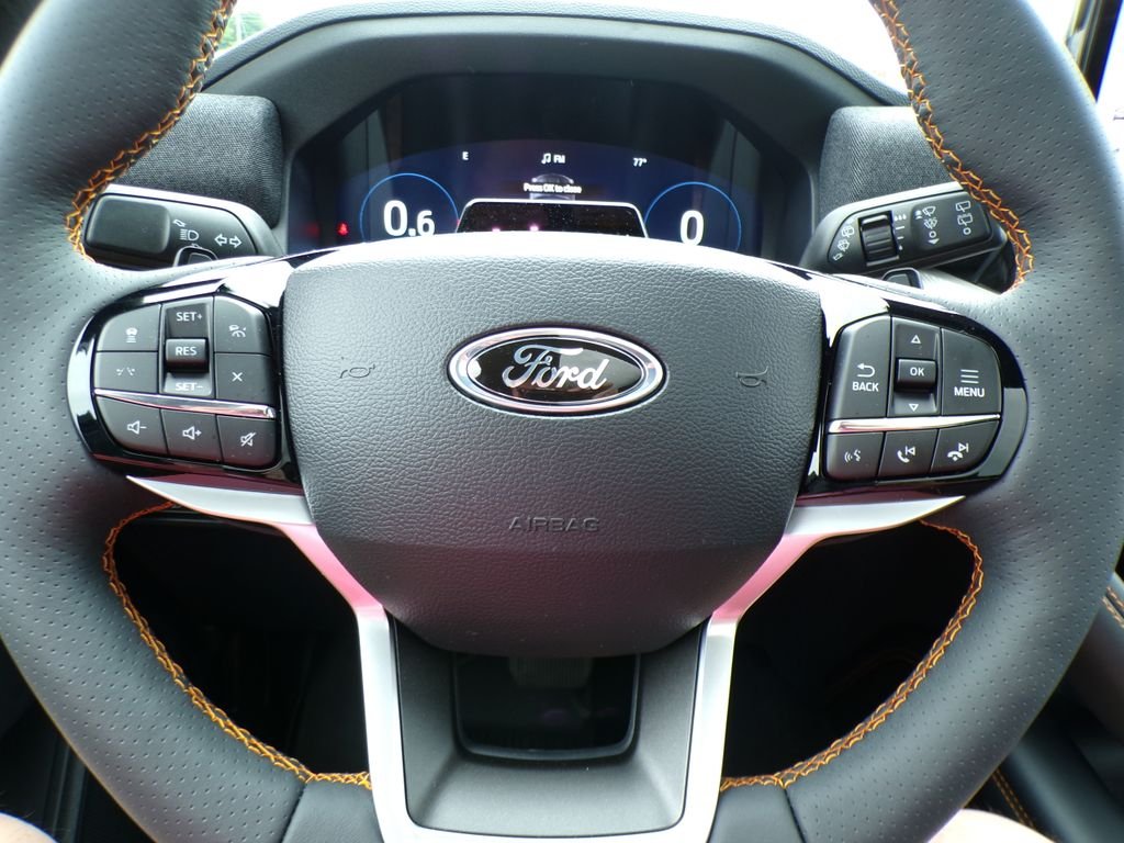 New 2026 Carbonized Gray Metallic Ford Tremor® image 17