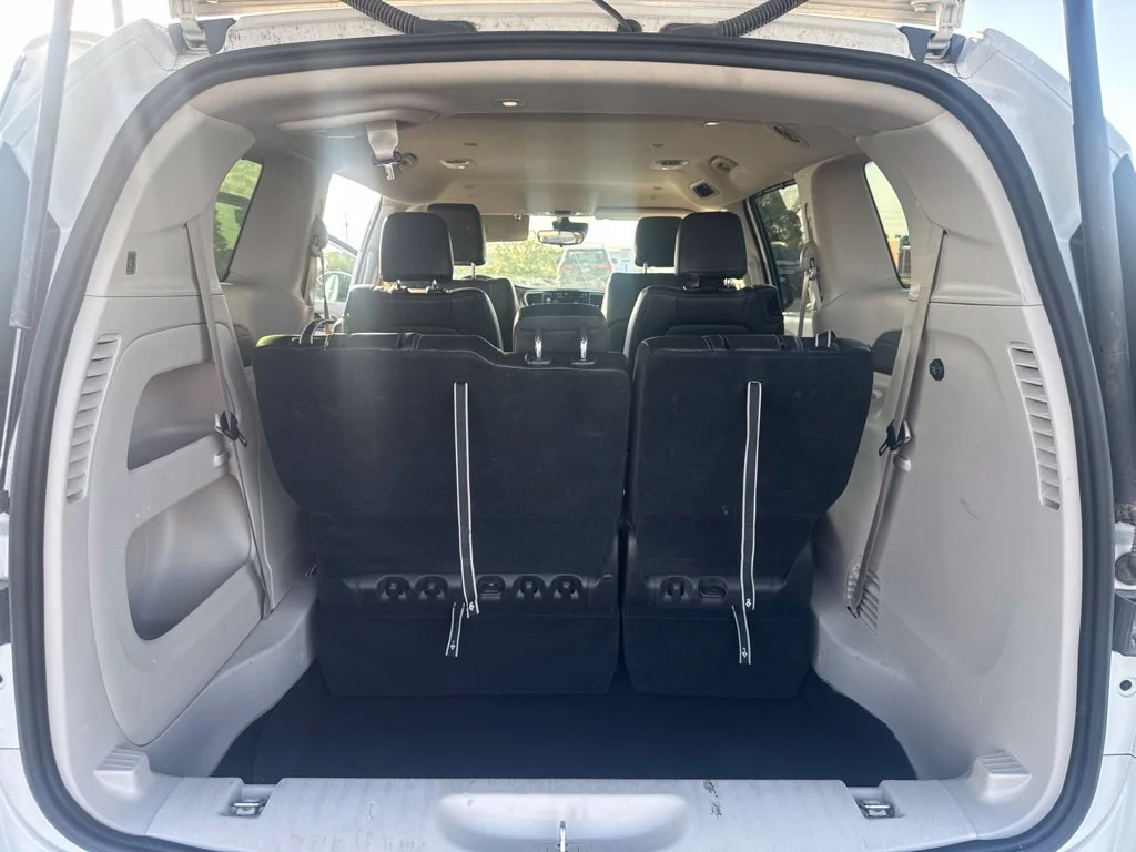 Used 2024 White Chrysler Touring L image 6