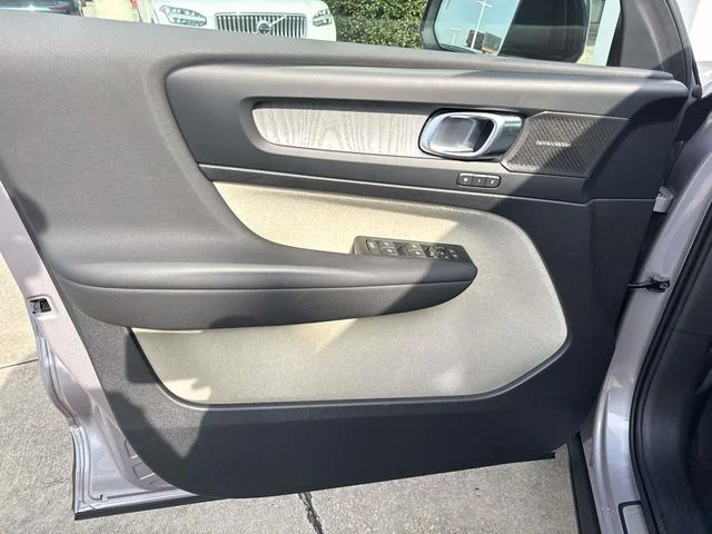 New 2026 Aurora Silver Volvo Ultra image 21