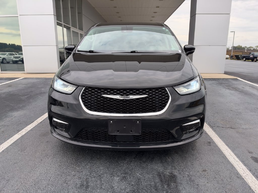 Used 2024 Black Chrysler Select image 6