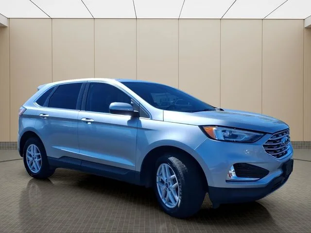 Used 2022 Silver Ford SEL image 5