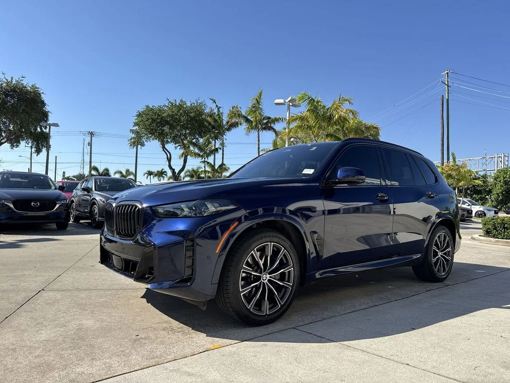 Used 2024 Blue BMW xDrive40i image 28