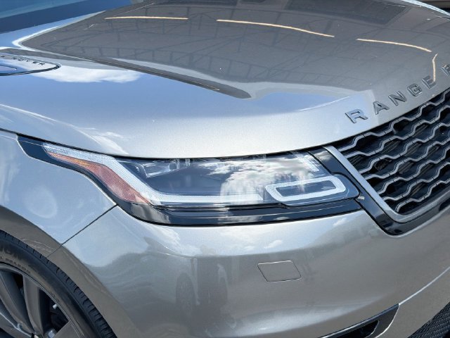Used 2019 Silicon Silver Premium Metallic Land Rover R-Dynamic HSE image 35