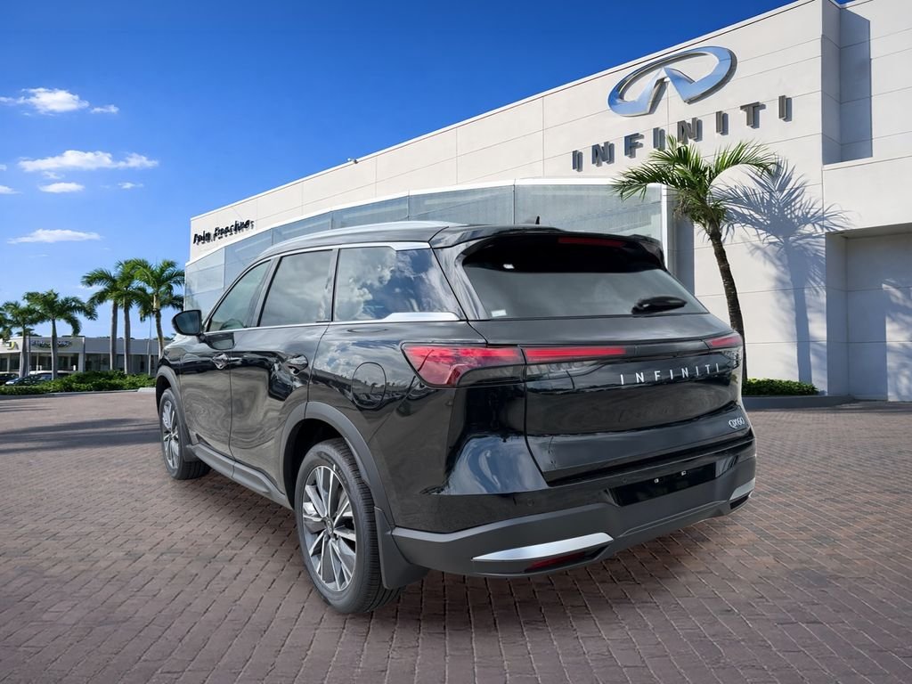 New 2027 MINERAL BLACK INFINITI Luxe FWD image 5