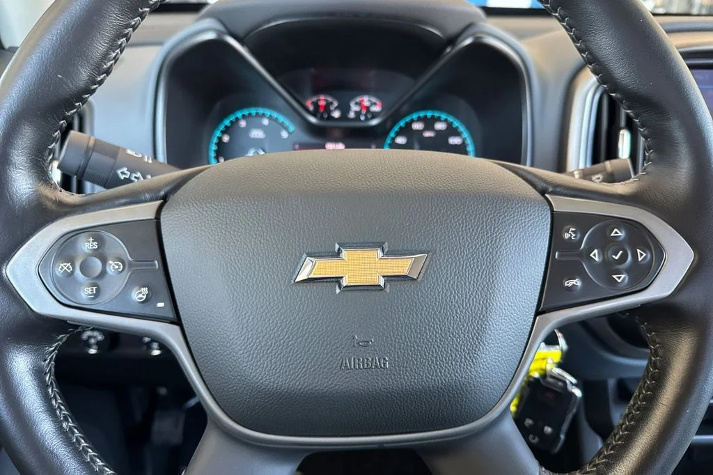 Used 2022 Black Chevrolet Z71 image 26