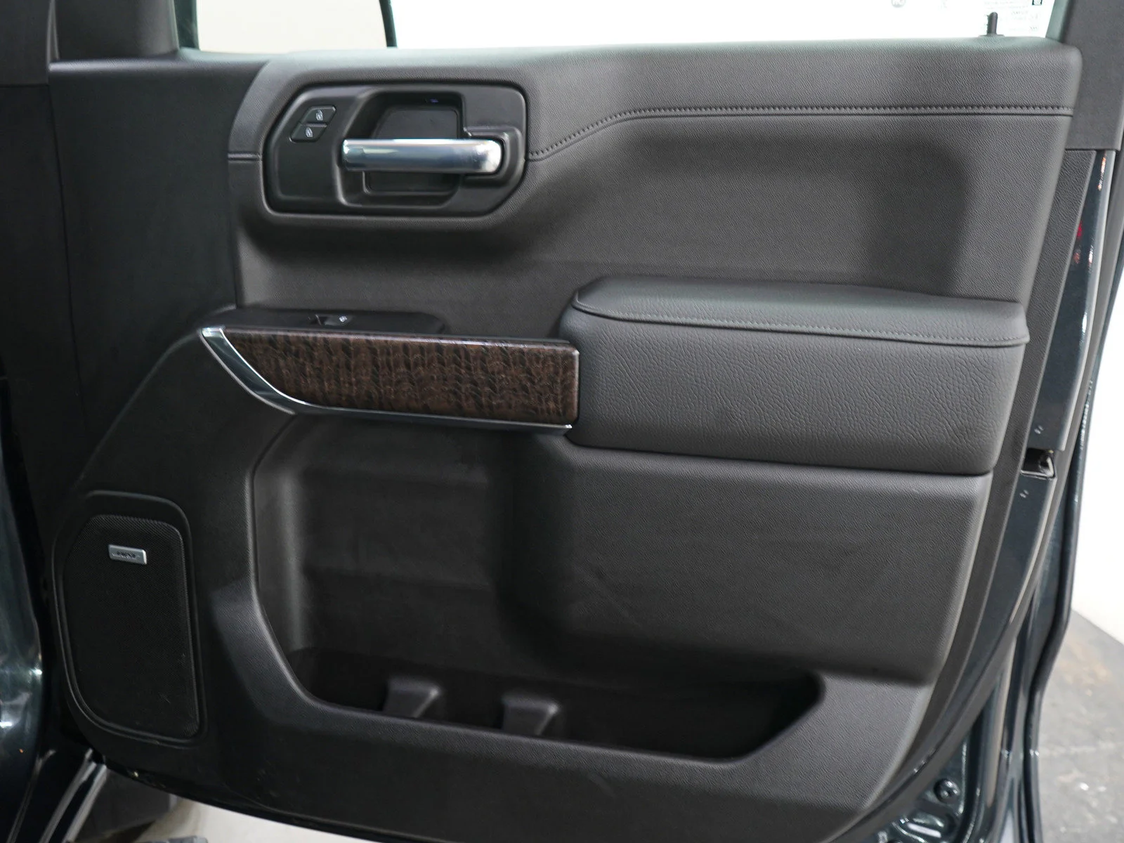 Used 2022 Hunter Metallic GMC Denali image 12