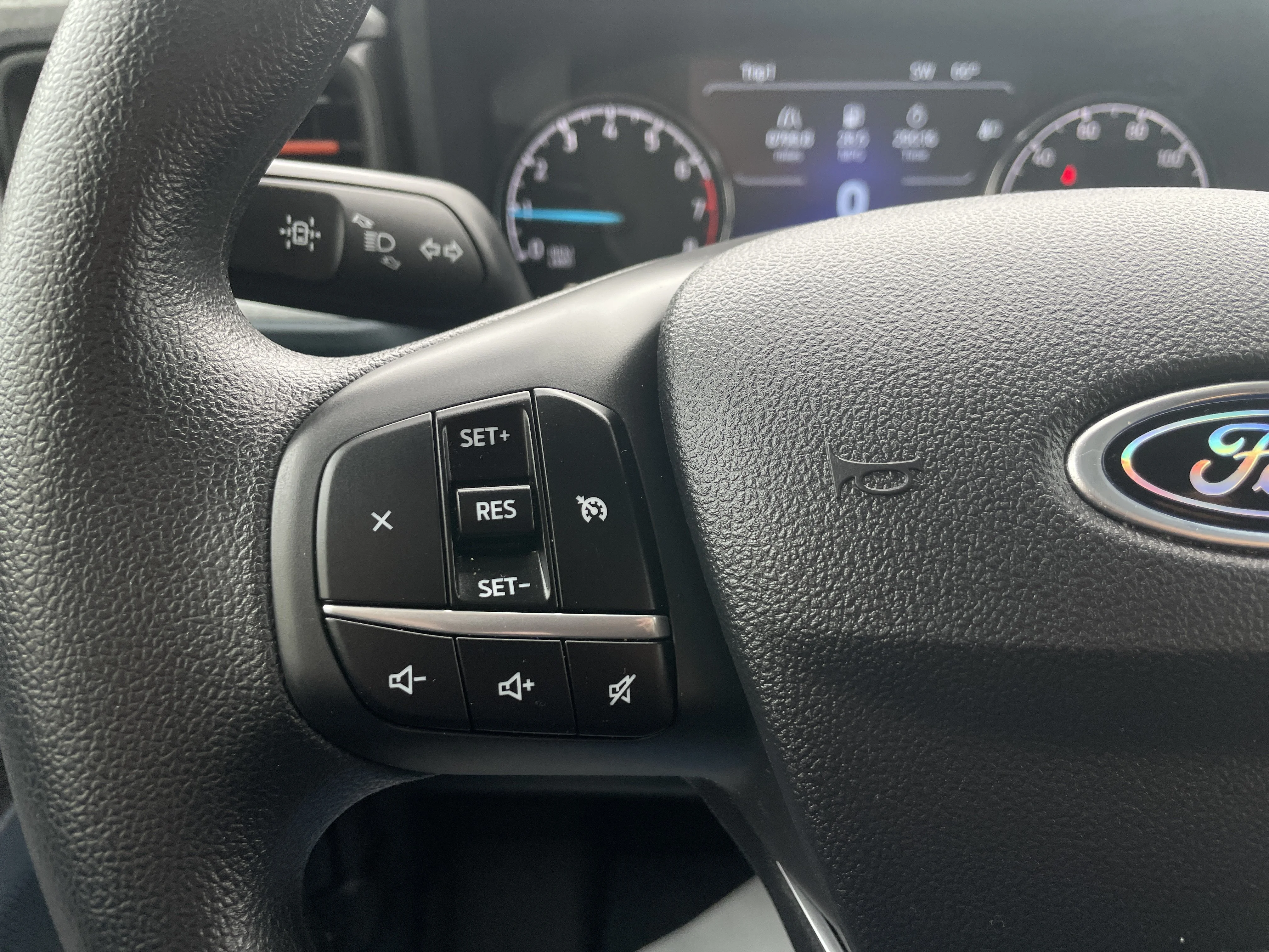 Used 2022 Iconic Silver Metallic Ford XLT AWD SuperCrew image 23