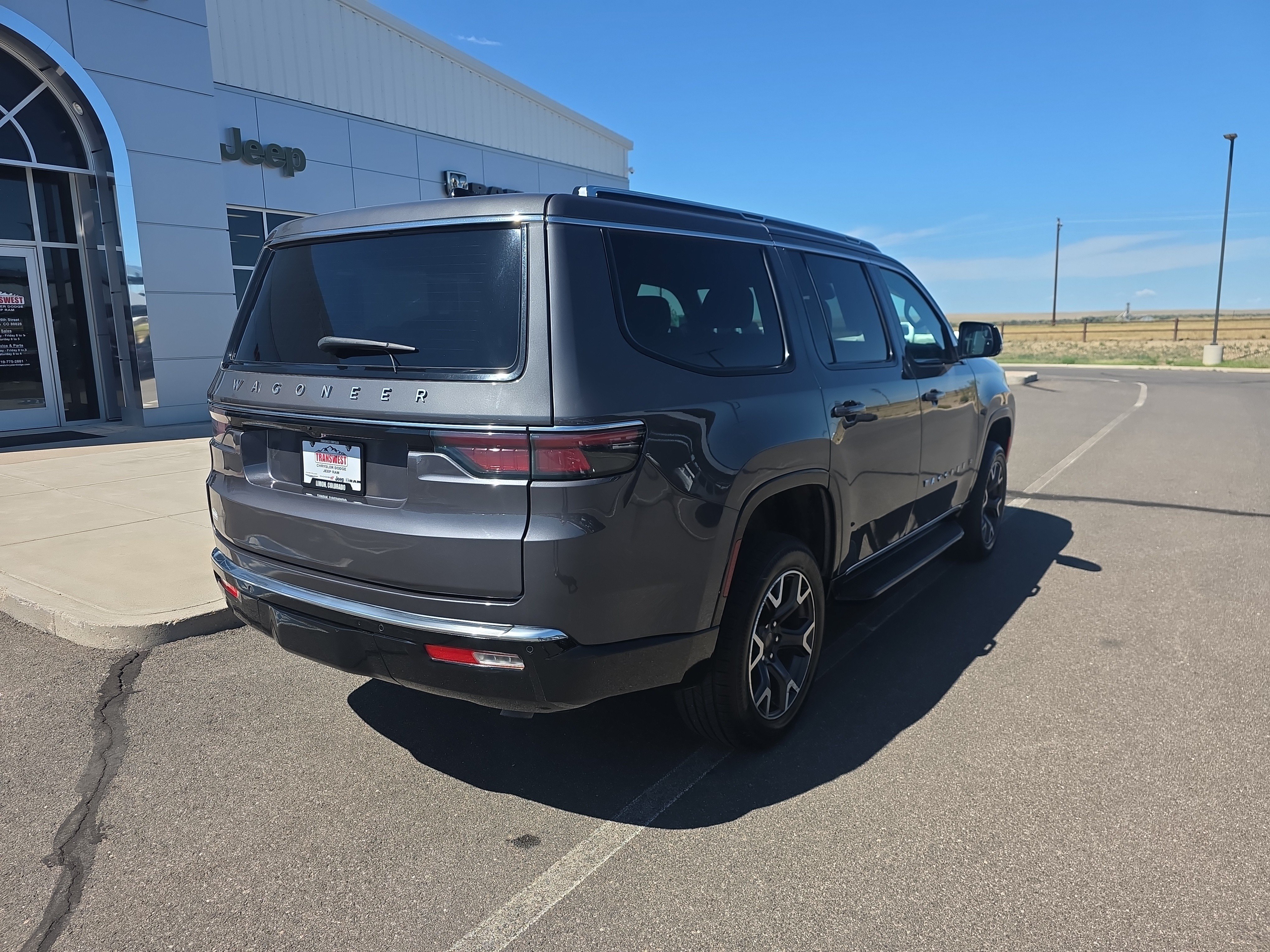 2024 Jeep Wagoneer Series III - Photo 8