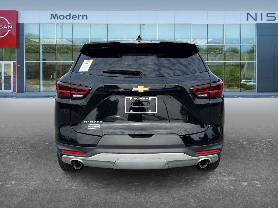 Used 2025 Black Chevrolet LT image 6