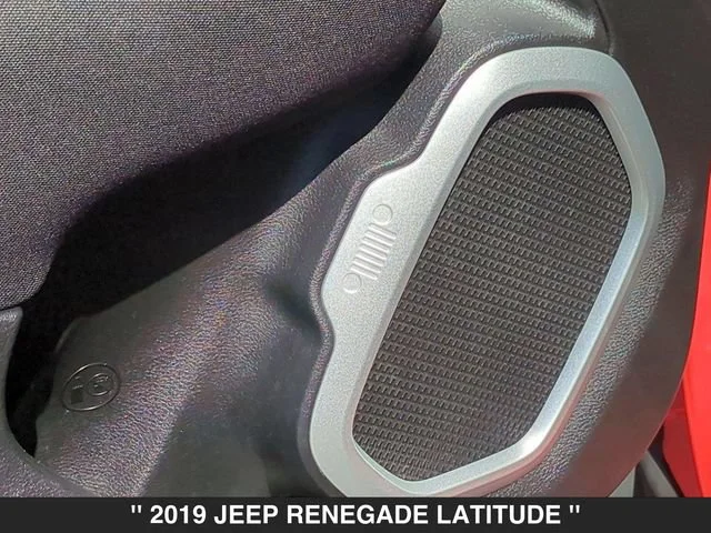 Used 2019 Orange Jeep Latitude 4x4 image 13