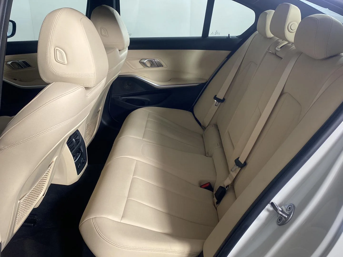 Used 2020 Alpine White BMW 330i xDrive image 18