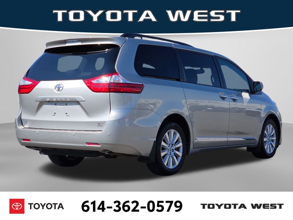 Used 2017  Toyota XLE image 7
