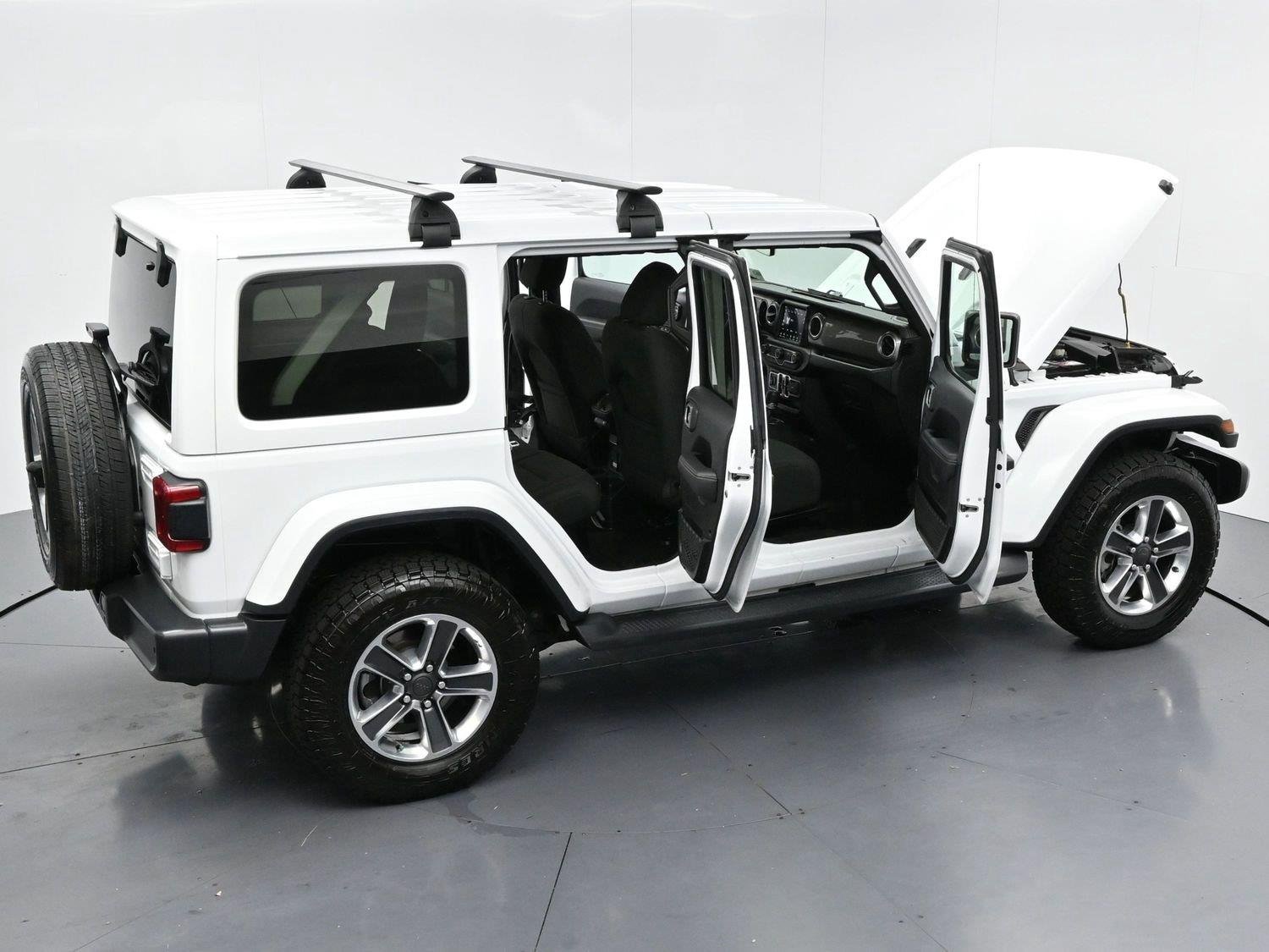 Used 2019 Bright White Clearcoat Jeep Sahara image 35