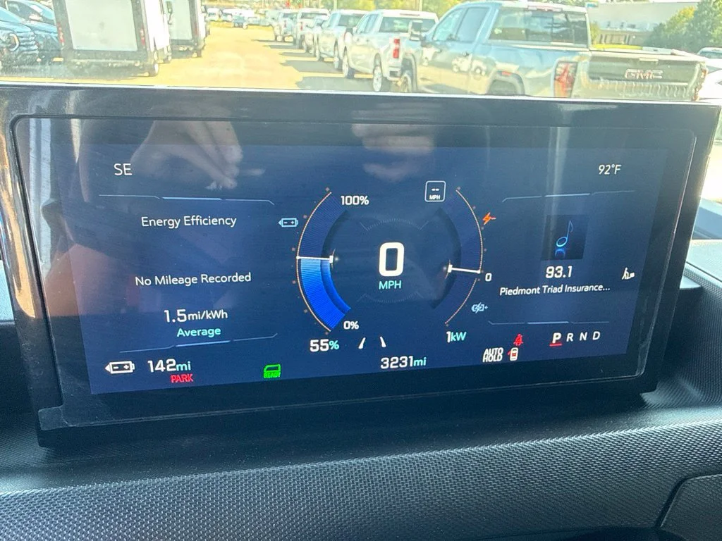 Used 2024 Oyster White BrightDrop EJY image 17