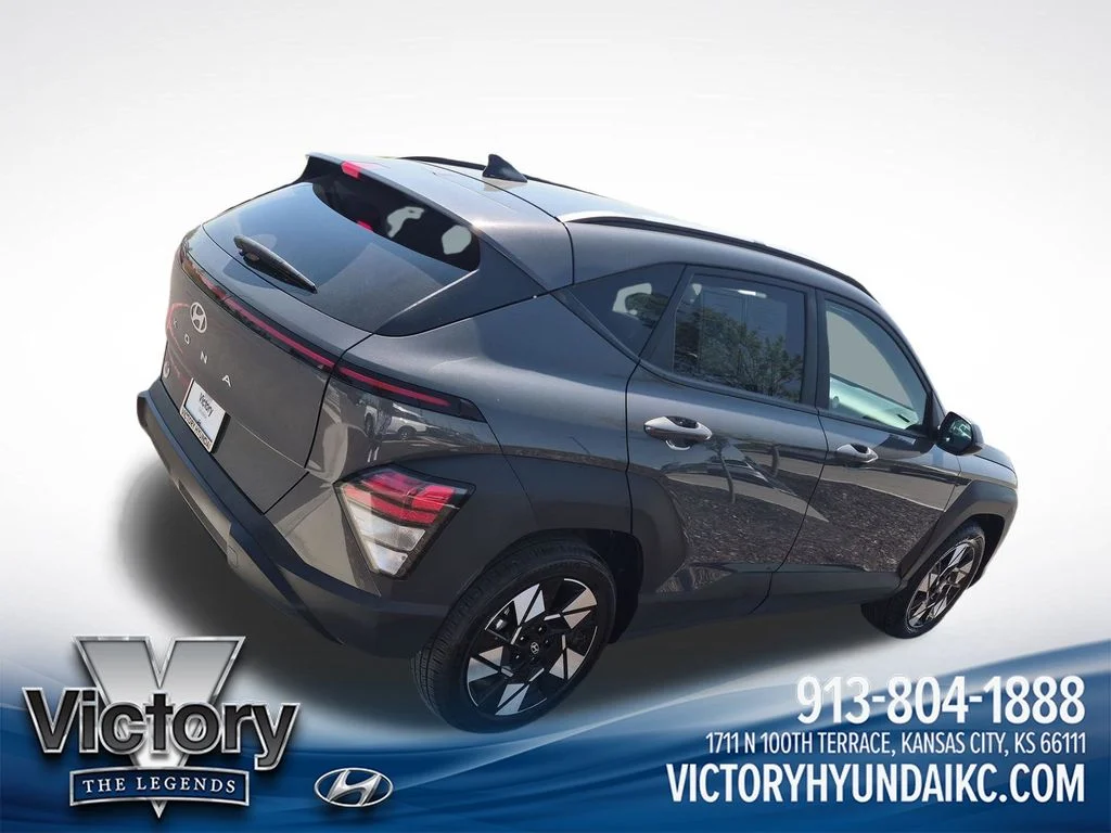 Used 2025 Gray Hyundai SEL image 5