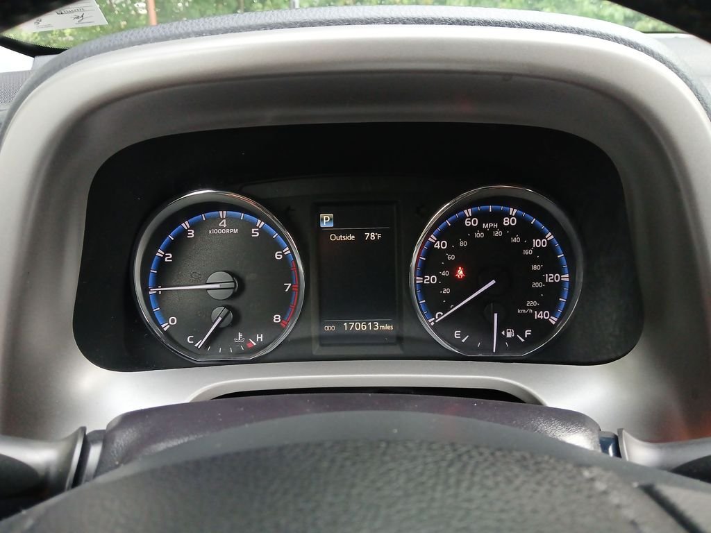 Used 2016 Black Toyota XLE image 33