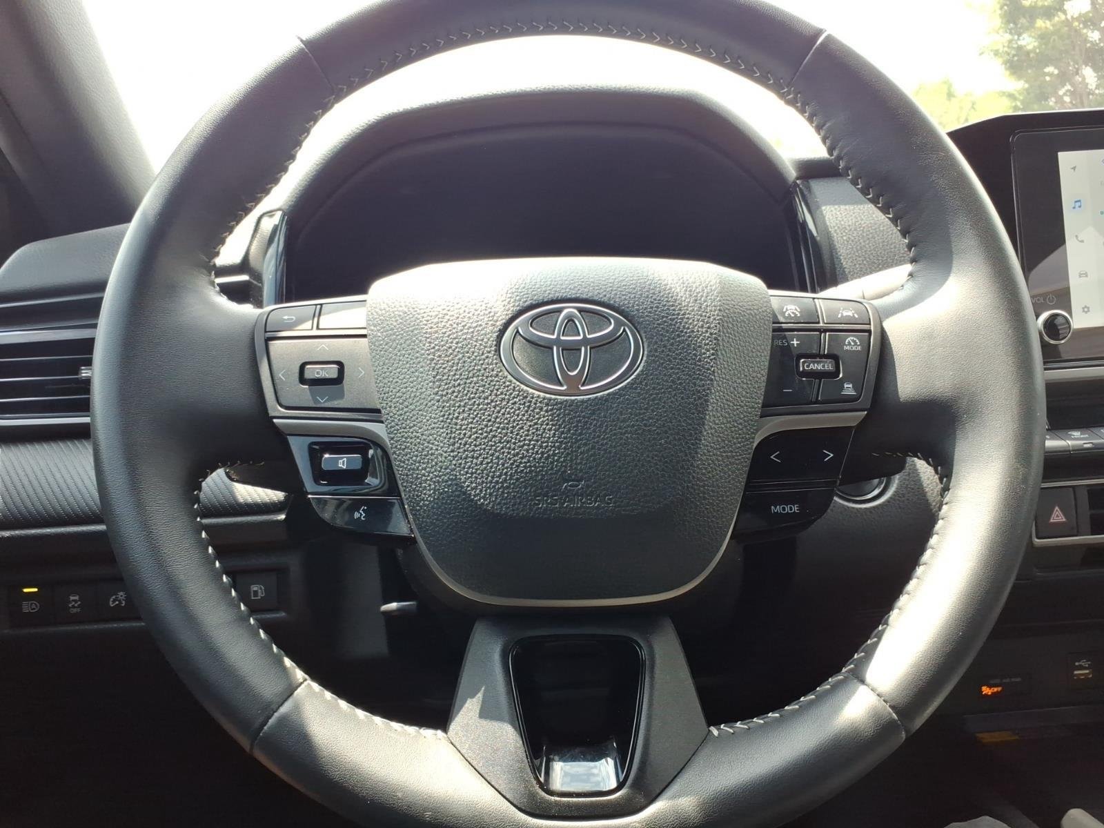 Used 2025 Ocean Gem Toyota SE image 25