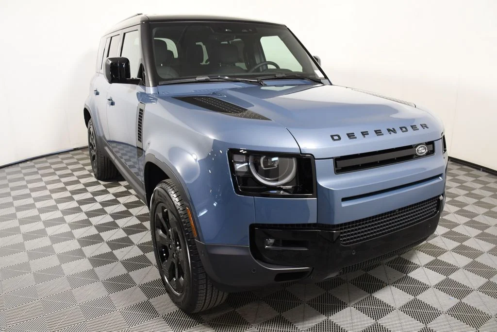 New 2026 Tasman Blue Land Rover S image 9
