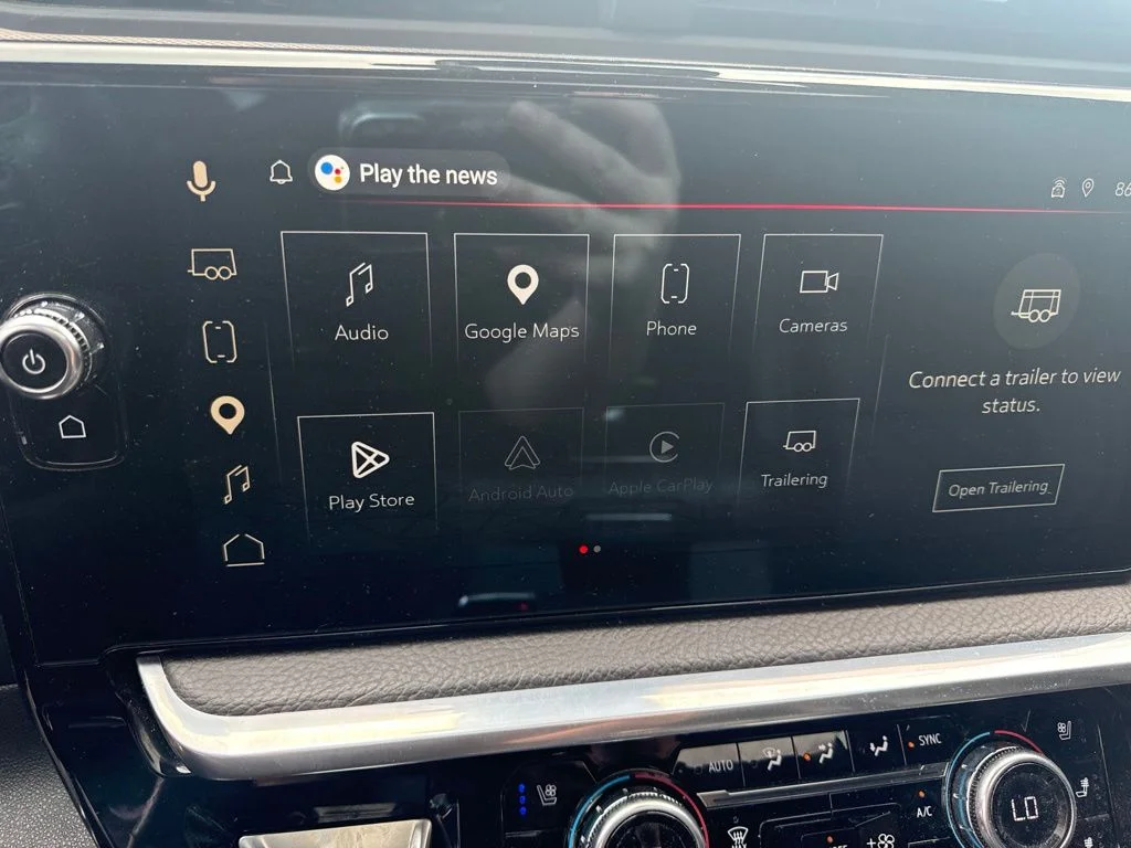 Used 2022 Silver GMC Denali image 14