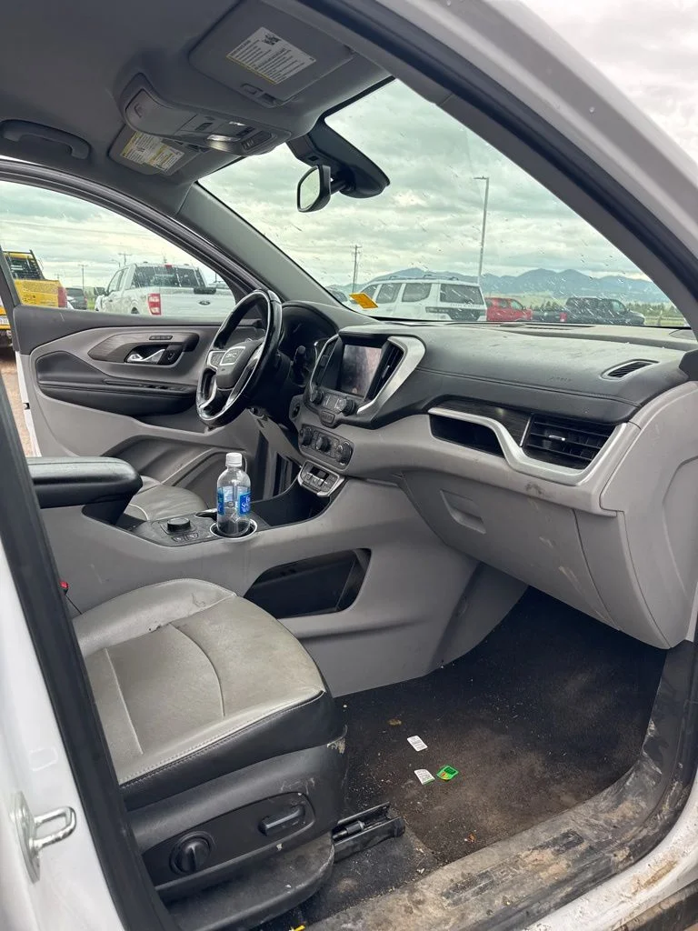 Used 2023 White GMC SLT image 20