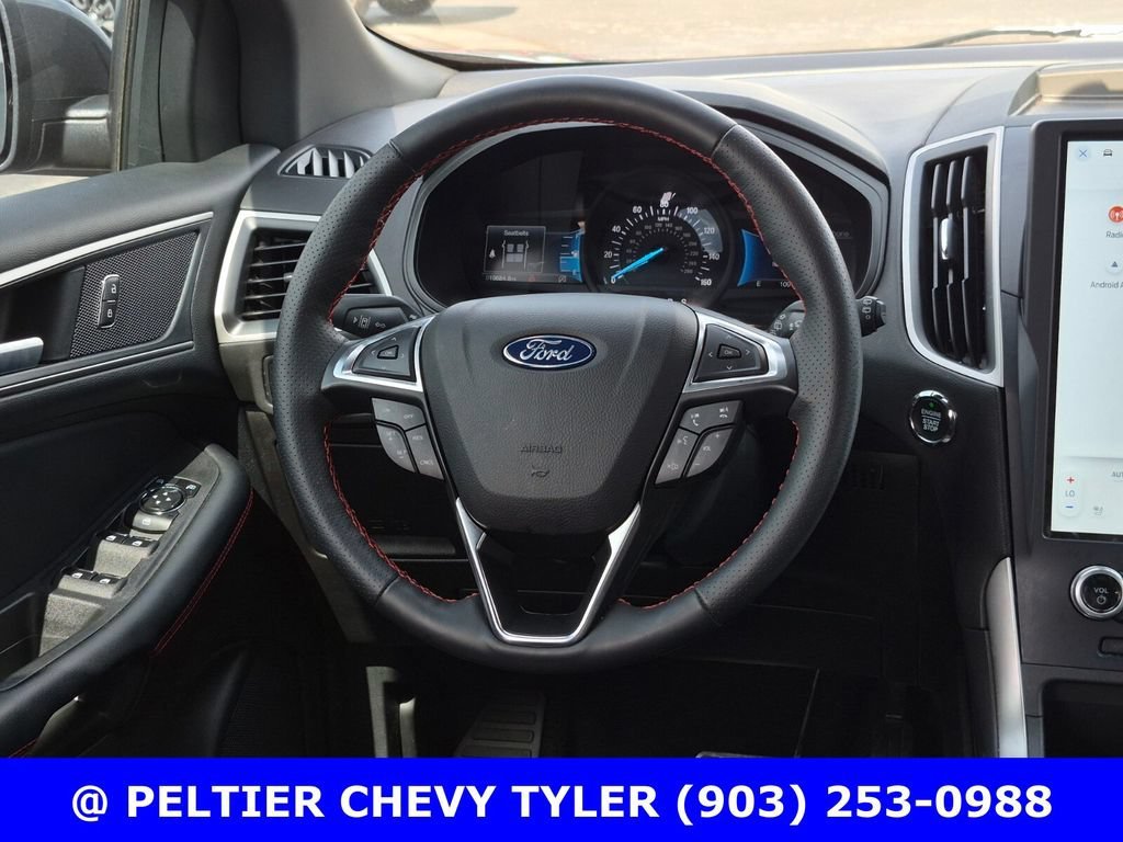 Used 2023  Ford SEL image 33