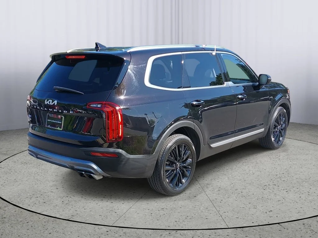 Used 2022 Black Kia SX image 3