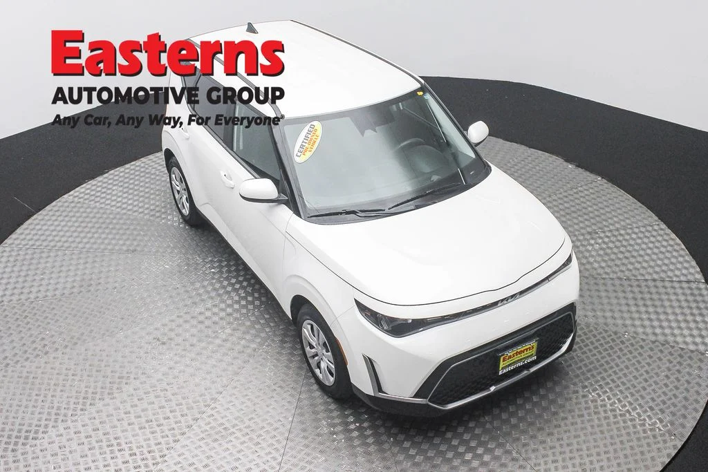 Used 2023 White Kia LX image 3