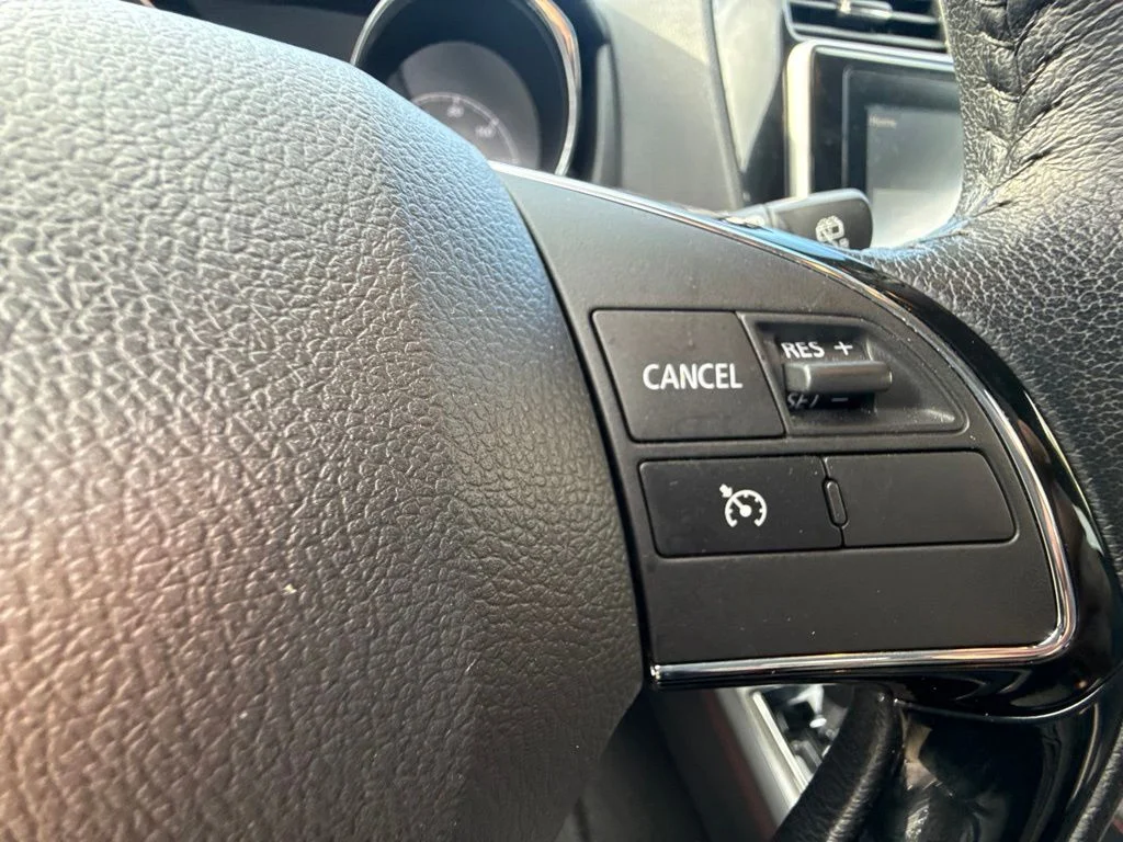 Used 2024 Silver Mitsubishi 2.0 SE image 20